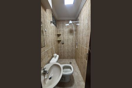 Casa à venda com 536m², 4 quartos e 11 vagas Casa à venda com 536m², 4 quartos e 11 vagasBanheiro de serviço