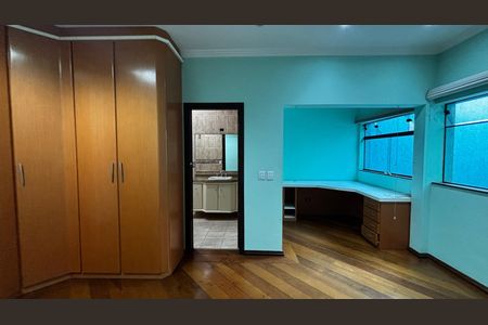 Casa à venda com 536m², 4 quartos e 11 vagas Casa à venda com 536m², 4 quartos e 11 vagasSuite 2