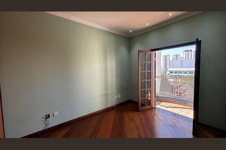 Casa à venda com 536m², 4 quartos e 11 vagas Casa à venda com 536m², 4 quartos e 11 vagasQuarto 1