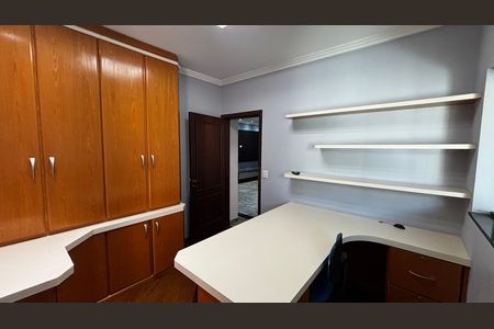 Casa à venda com 536m², 4 quartos e 11 vagas Casa à venda com 536m², 4 quartos e 11 vagasEscritório
