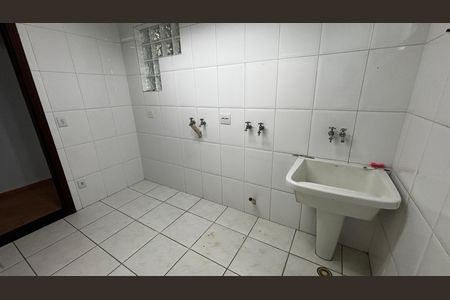Casa à venda com 536m², 4 quartos e 11 vagas Casa à venda com 536m², 4 quartos e 11 vagasÁrea de Serviço
