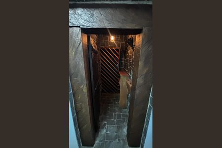 Casa à venda com 536m², 4 quartos e 11 vagas Casa à venda com 536m², 4 quartos e 11 vagasAdega