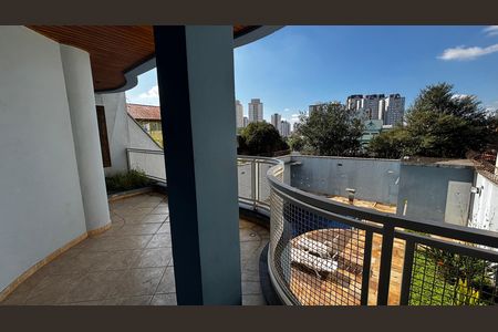Casa à venda com 536m², 4 quartos e 11 vagas Casa à venda com 536m², 4 quartos e 11 vagasVaranda