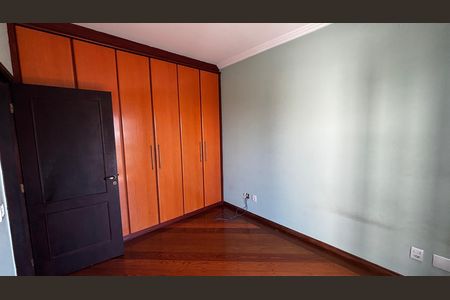Casa à venda com 536m², 4 quartos e 11 vagas Casa à venda com 536m², 4 quartos e 11 vagasQuarto 1