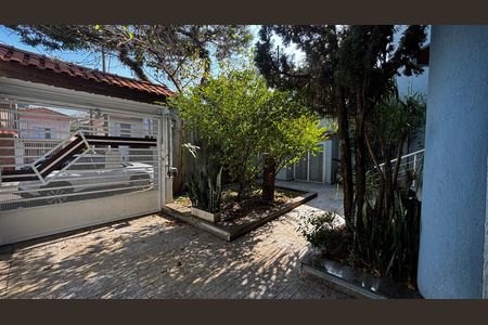 Casa à venda com 536m², 4 quartos e 11 vagas Casa à venda com 536m², 4 quartos e 11 vagasQuintal