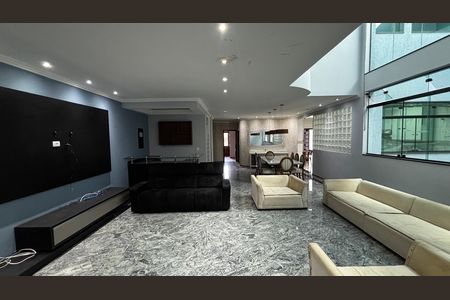 Casa à venda com 536m², 4 quartos e 11 vagas Casa à venda com 536m², 4 quartos e 11 vagasSala de Estar