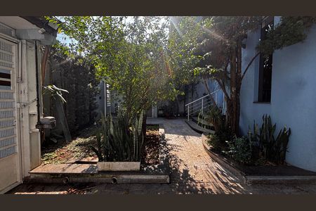 Casa à venda com 536m², 4 quartos e 11 vagas Casa à venda com 536m², 4 quartos e 11 vagasQuintal