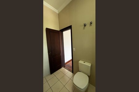 Casa à venda com 536m², 4 quartos e 11 vagas Casa à venda com 536m², 4 quartos e 11 vagasBanheiro da Suíte 3