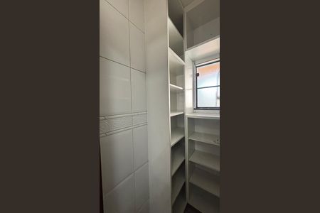 Casa à venda com 536m², 4 quartos e 11 vagas Casa à venda com 536m², 4 quartos e 11 vagasDespensa