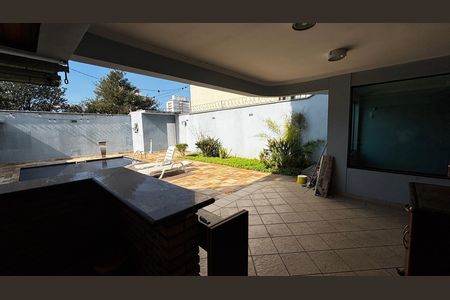 Casa à venda com 536m², 4 quartos e 11 vagas Casa à venda com 536m², 4 quartos e 11 vagasChurrasqueira - Quintal
