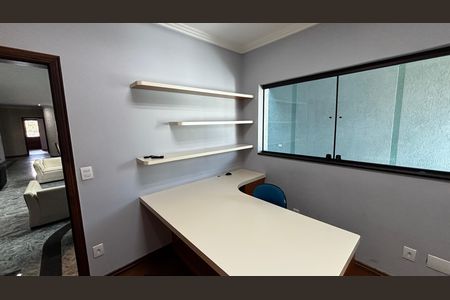 Casa à venda com 536m², 4 quartos e 11 vagas Casa à venda com 536m², 4 quartos e 11 vagasEscritório