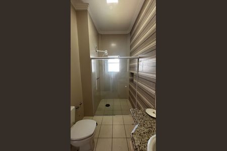 Casa à venda com 536m², 4 quartos e 11 vagas Casa à venda com 536m², 4 quartos e 11 vagasBanheiro da Suíte 3