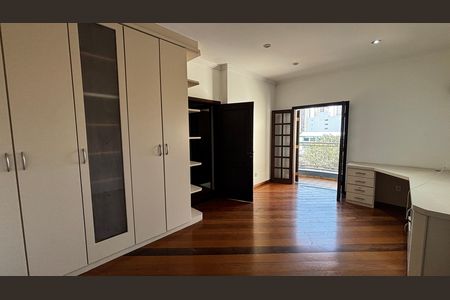 Casa à venda com 536m², 4 quartos e 11 vagas Casa à venda com 536m², 4 quartos e 11 vagasSuite 3