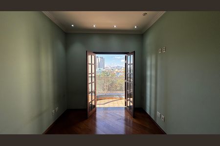 Casa à venda com 536m², 4 quartos e 11 vagas Casa à venda com 536m², 4 quartos e 11 vagasQuarto 1