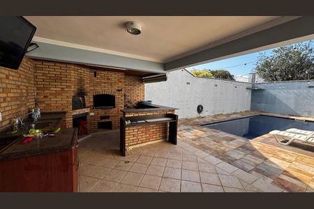 Casa à venda com 536m², 4 quartos e 11 vagas Casa à venda com 536m², 4 quartos e 11 vagasChurrasqueira - Quintal