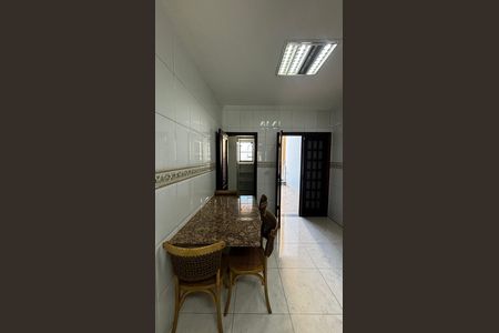 Casa à venda com 536m², 4 quartos e 11 vagas Casa à venda com 536m², 4 quartos e 11 vagasCozinha