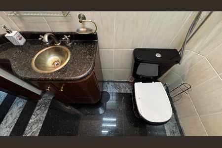 Casa à venda com 536m², 4 quartos e 11 vagas Casa à venda com 536m², 4 quartos e 11 vagasLavabo