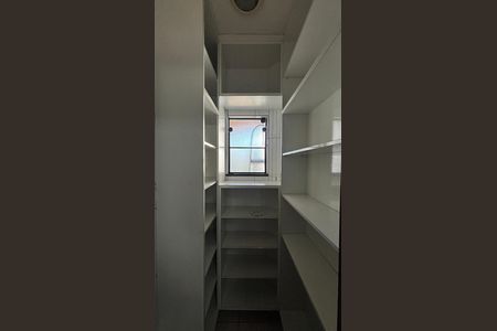 Despensa de casa para alugar com 4 quartos, 536m² em Vila Alzira, Santo André