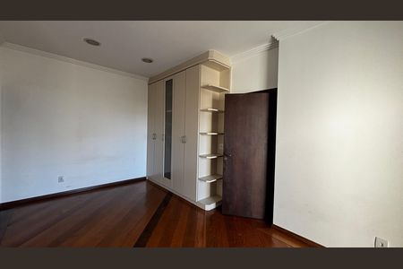 Casa à venda com 536m², 4 quartos e 11 vagas Casa à venda com 536m², 4 quartos e 11 vagasSuite 3