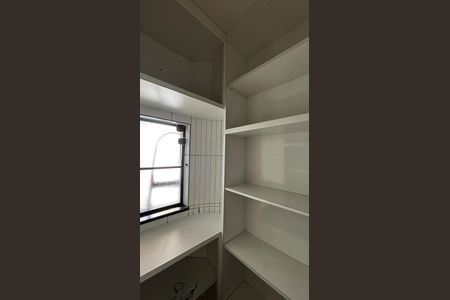 Casa à venda com 536m², 4 quartos e 11 vagas Casa à venda com 536m², 4 quartos e 11 vagasDespensa