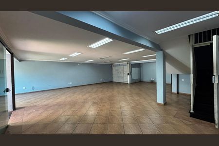 Casa à venda com 536m², 4 quartos e 11 vagas Casa à venda com 536m², 4 quartos e 11 vagasGaragem