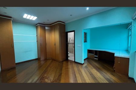 Casa à venda com 536m², 4 quartos e 11 vagas Casa à venda com 536m², 4 quartos e 11 vagasSuite 2