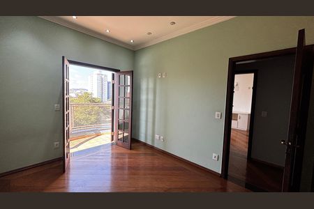 Casa à venda com 536m², 4 quartos e 11 vagas Casa à venda com 536m², 4 quartos e 11 vagasQuarto 1