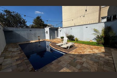 Casa à venda com 536m², 4 quartos e 11 vagas Casa à venda com 536m², 4 quartos e 11 vagasPiscina - Quintal