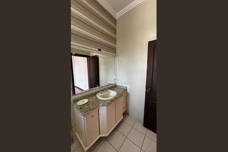 Casa à venda com 536m², 4 quartos e 11 vagas Casa à venda com 536m², 4 quartos e 11 vagasBanheiro da Suíte 3