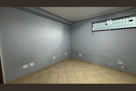 Casa à venda com 536m², 4 quartos e 11 vagas Casa à venda com 536m², 4 quartos e 11 vagasQuarto de Serviço