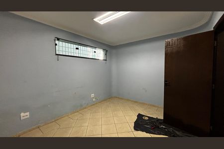 Casa à venda com 536m², 4 quartos e 11 vagas Casa à venda com 536m², 4 quartos e 11 vagasQuarto de Serviço