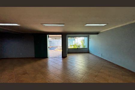 Casa à venda com 536m², 4 quartos e 11 vagas Casa à venda com 536m², 4 quartos e 11 vagasGaragem