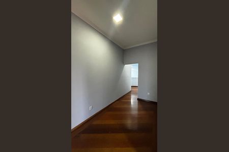 Casa à venda com 536m², 4 quartos e 11 vagas Casa à venda com 536m², 4 quartos e 11 vagasCorredor