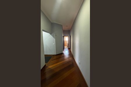 Casa à venda com 536m², 4 quartos e 11 vagas Casa à venda com 536m², 4 quartos e 11 vagasCorredor