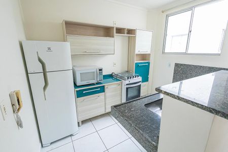 cozinha de apartamento para alugar com 2 quartos, 43m² em Planalto, Belo Horizonte