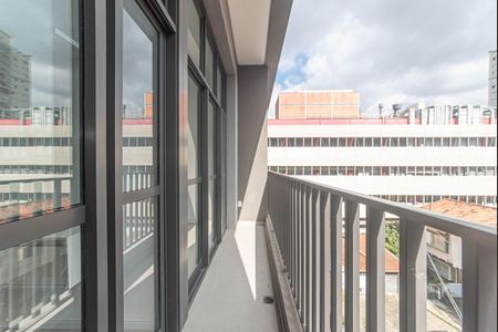 Apartamento à venda com 32m², 1 quarto e sem vaga Apartamento à venda com 32m², 1 quarto e sem vagaVaranda