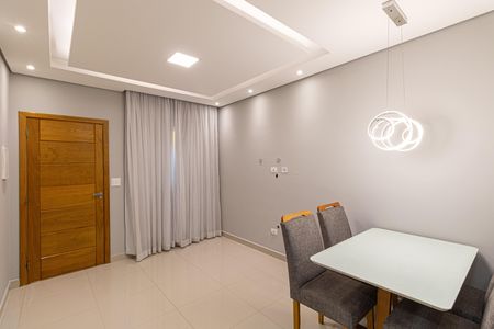 Sala e Cozinha  de apartamento para alugar com 2 quartos, 45m² em Vila Nhocuné, São Paulo
