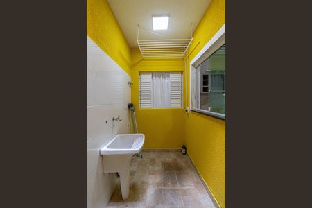 Área de Serviço de apartamento para alugar com 2 quartos, 45m² em Vila Nhocuné, São Paulo