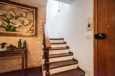 Sala de casa para alugar com 4 quartos, 210m² em Mirandópolis, São Paulo