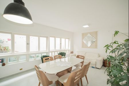 Casa para alugar com 210m², 4 quartos e 2 vagasCopa