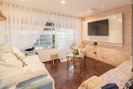 Sala de casa para alugar com 4 quartos, 210m² em Mirandópolis, São Paulo
