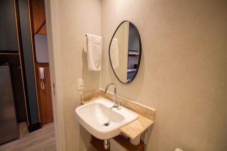 Banheiro de kitnet/studio à venda com 1 quarto, 38m² em Santo Amaro, São Paulo