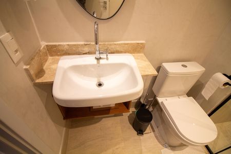 Banheiro de kitnet/studio à venda com 1 quarto, 38m² em Santo Amaro, São Paulo
