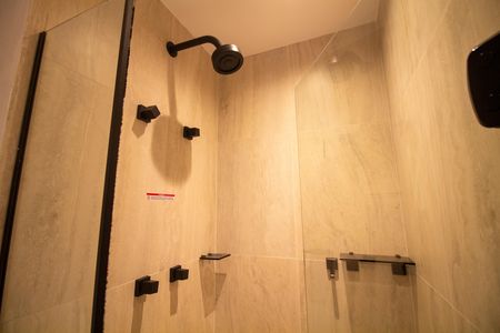 Banheiro de kitnet/studio à venda com 1 quarto, 38m² em Santo Amaro, São Paulo