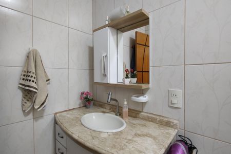 Casa de condomínio à venda com 218m², 5 quartos e 2 vagas Casa de condomínio à venda com 218m², 5 quartos e 2 vagasBanheiro da Suíte
