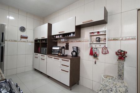 Casa de condomínio à venda com 218m², 5 quartos e 2 vagas Casa de condomínio à venda com 218m², 5 quartos e 2 vagasCozinha
