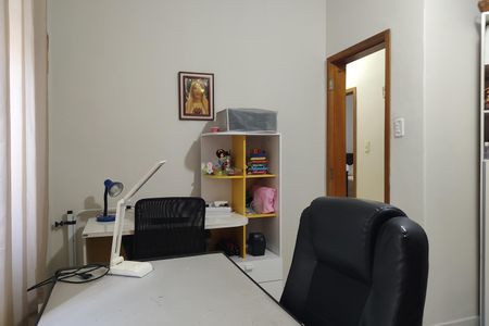 Casa de condomínio à venda com 218m², 5 quartos e 2 vagas Casa de condomínio à venda com 218m², 5 quartos e 2 vagasQuarto 1