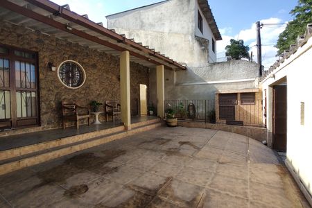 Casa de condomínio à venda com 218m², 5 quartos e 2 vagas Casa de condomínio à venda com 218m², 5 quartos e 2 vagasQuintal
