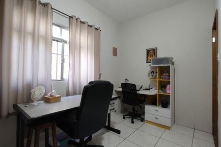 Casa de condomínio à venda com 218m², 5 quartos e 2 vagas Casa de condomínio à venda com 218m², 5 quartos e 2 vagasQuarto 1