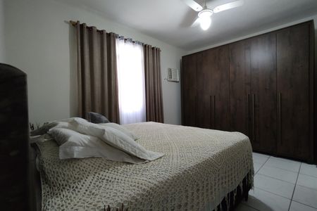 Casa de condomínio à venda com 218m², 5 quartos e 2 vagas Casa de condomínio à venda com 218m², 5 quartos e 2 vagasSuíte